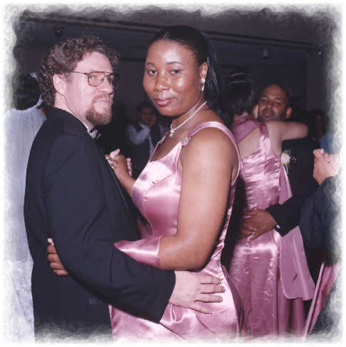 ChrisAndSandyFirstDance.jpg (26291 bytes)