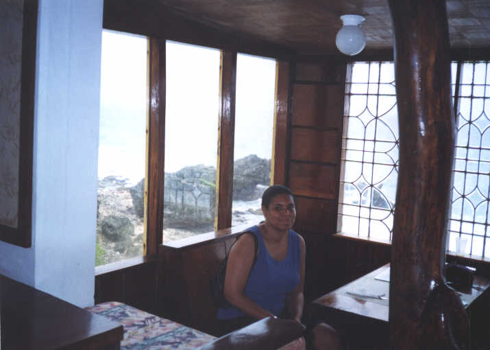 Edgewater_Restaurant.jpg (35678 bytes)