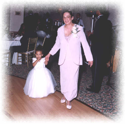 EnaandJavannaReceptionEntrance.jpg (26944 bytes)