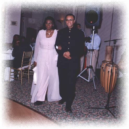 KevinReceptionEntrance.jpg (35059 bytes)