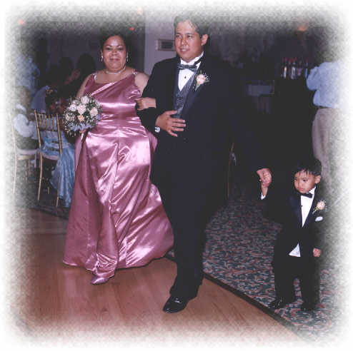 PhilandRamonaandPeterReceptionEntrance.jpg (27563 bytes)