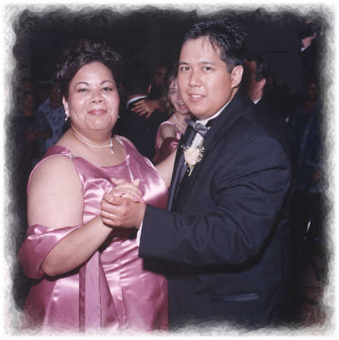 RamonaAndPhilFirstDance.jpg (24559 bytes)