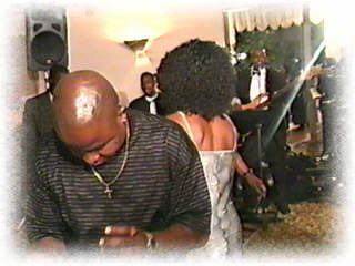 dancing13.jpg (15680 bytes)