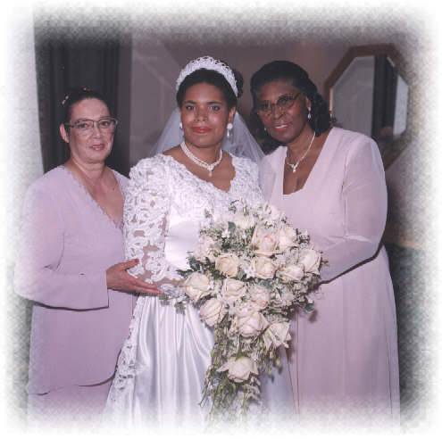 moms.jpg (31885 bytes)